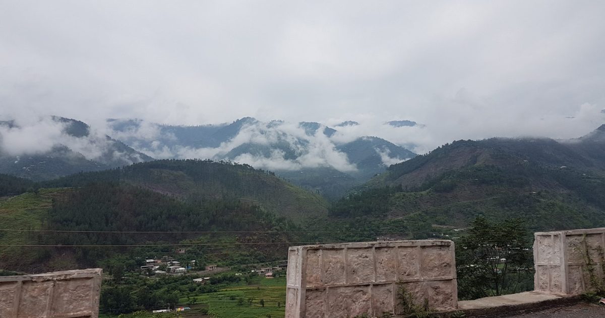 مظفرآباد کے پہاڑی علاقے — muzaffarabad encroachment کے خلاف ضلعی انتظامیہ کی کارروائی
