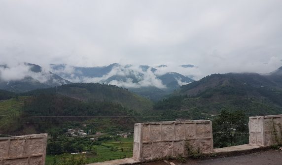 مظفرآباد کے پہاڑی علاقے — muzaffarabad encroachment کے خلاف ضلعی انتظامیہ کی کارروائی