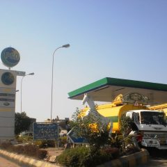 جی ٹی روڈ پر پی ایس او پٹرول پمپ — آج کی petrol price today کے نئے نرخوں کے بعد