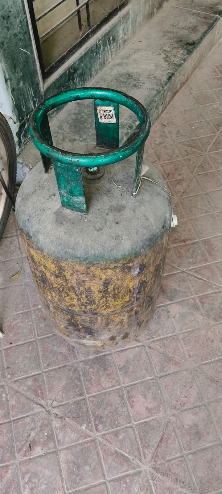 ایل پی جی گیس سلنڈر — lpg price کے بحران کے دوران شمالی علاقوں میں سلنڈر 10000 روپے سے مہنگا