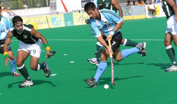 پاکستان اور ارجنٹائن کے درمیان ہاکی میچ — pakistan hockey ٹیم کی جارحانہ کھیل کی فائل تصویر